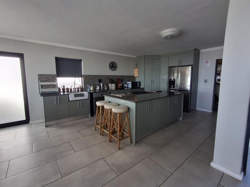 5 Bedroom Property for Sale in Sandy Point Western Cape